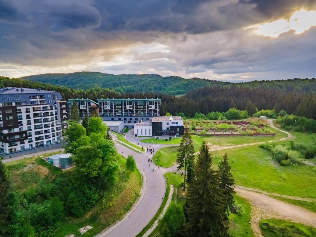 Fabulous Views Silver Mountain 3 Rooms Apartment - 780