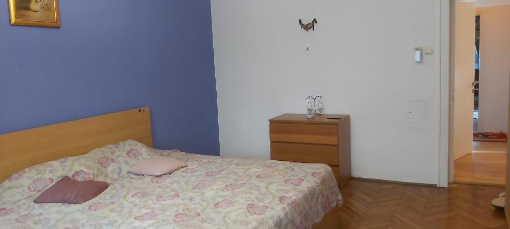 Family 4 rooms apartment in house with garden - 505
