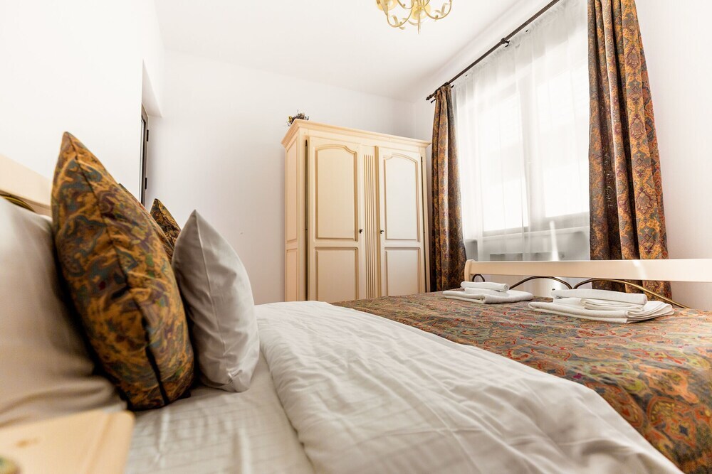 Flora Luxury House - 304