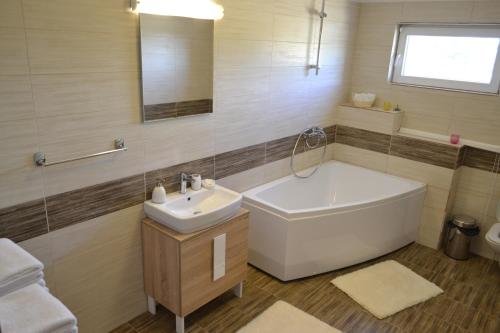 Forest Retreat & Spa - 737