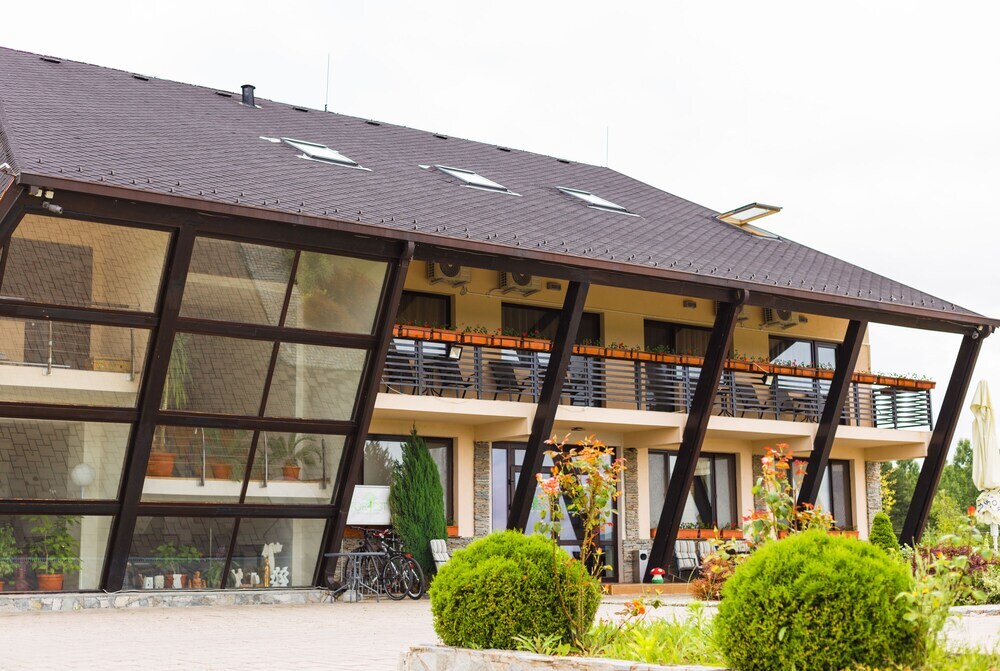 Forest Retreat & Spa - 956