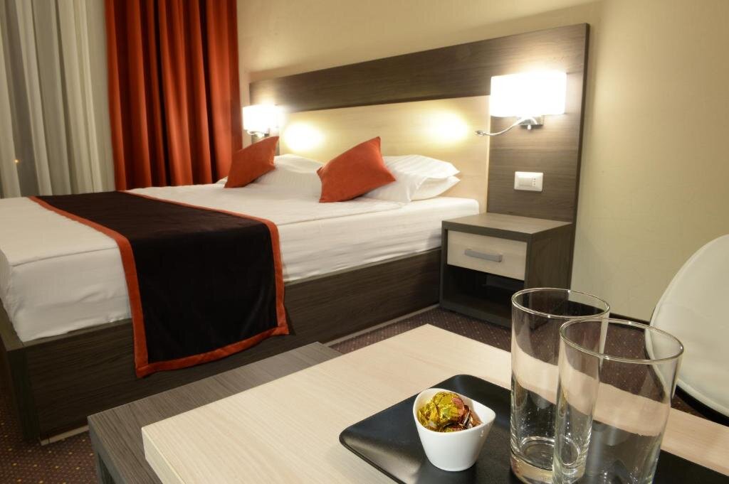 Hotel Galaxy - 648