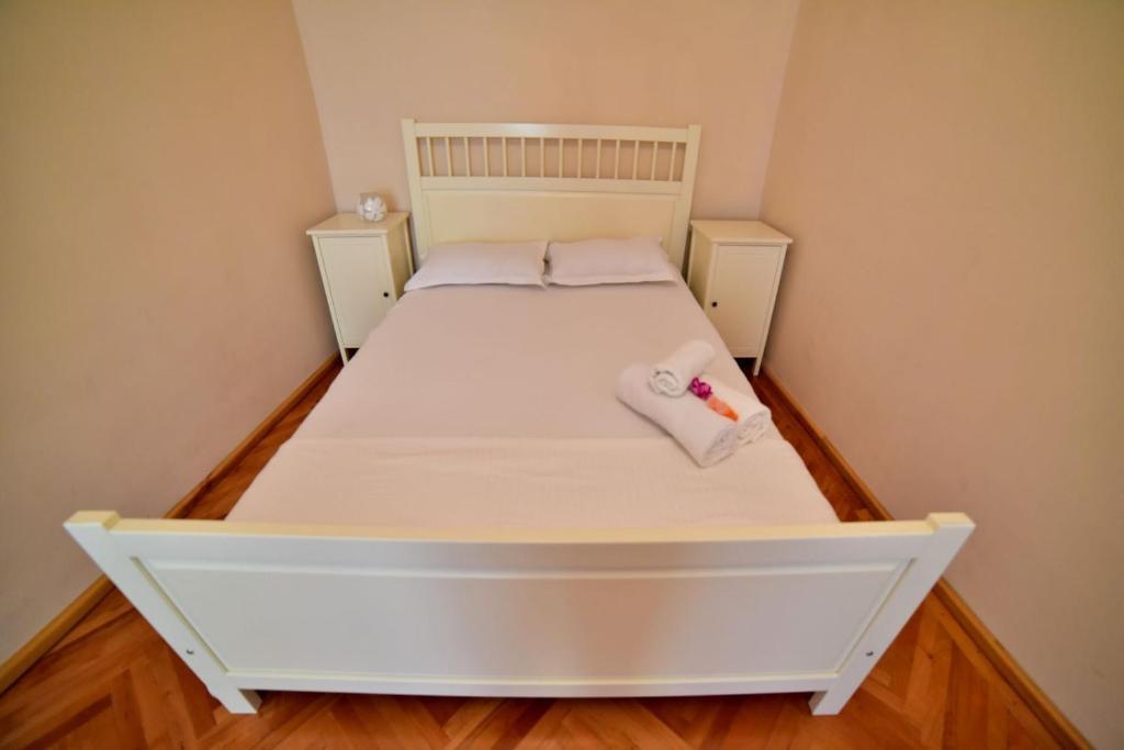 GM 15 Apartments - 940