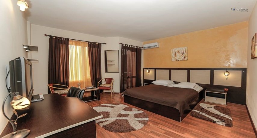 Hotel Golden Spirit - 674