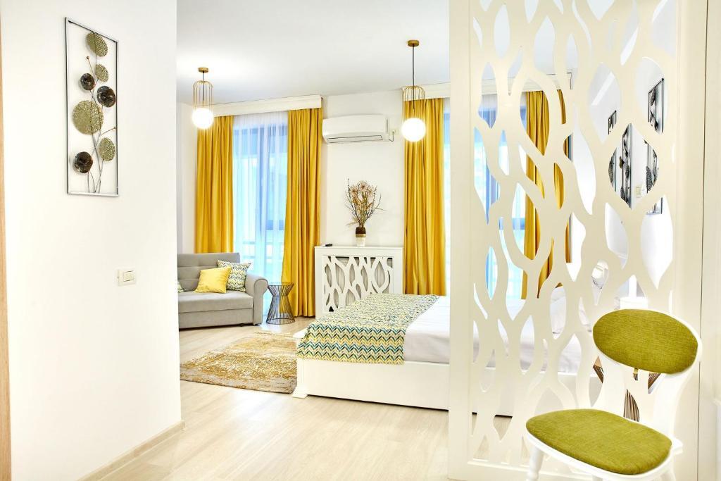 Golden Studio - 398