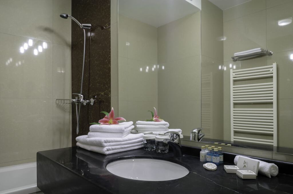 Golden Time Hotel - 684