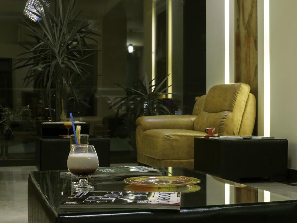 Golden Time Hotel - 888