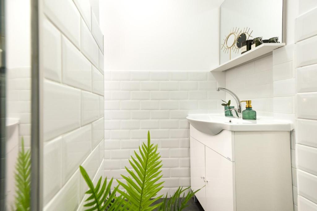 GOLDEN TOUCHES - Elegant - Armeneasca Central Apt - 737