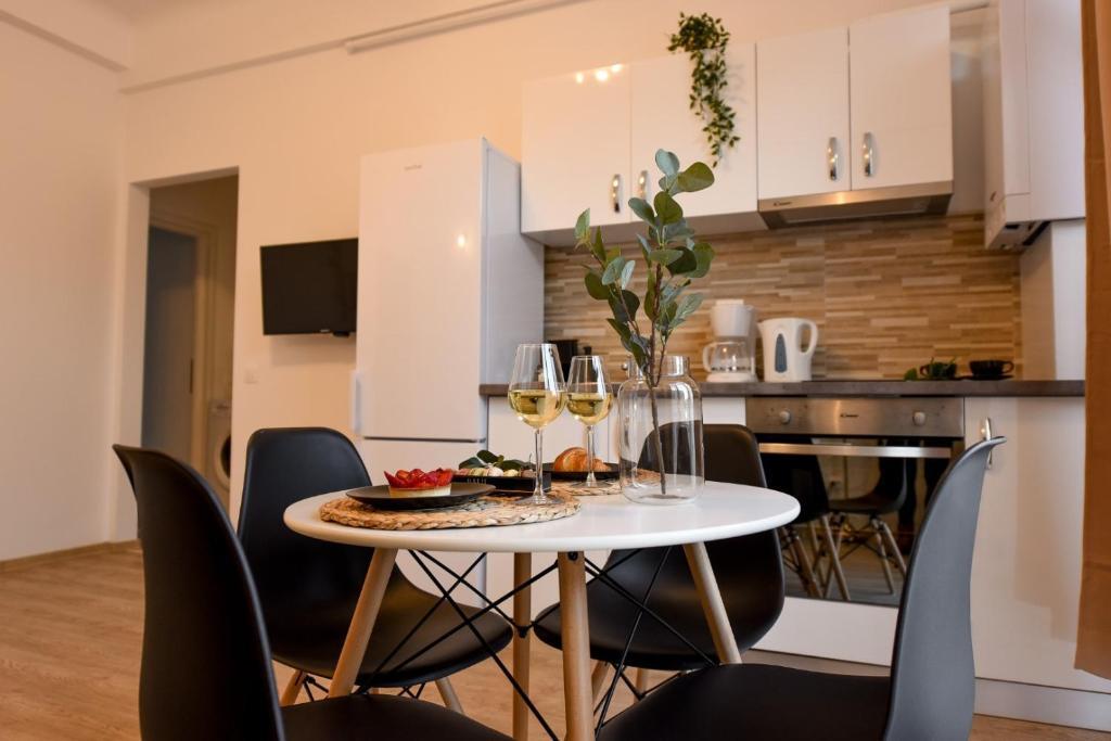 GOLDEN TOUCHES - Elegant - Armeneasca Central Apt - 600