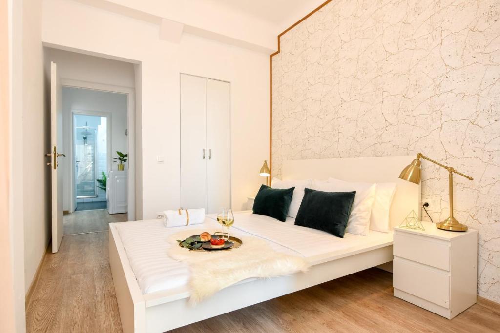 GOLDEN TOUCHES - Elegant - Armeneasca Central Apt - 141