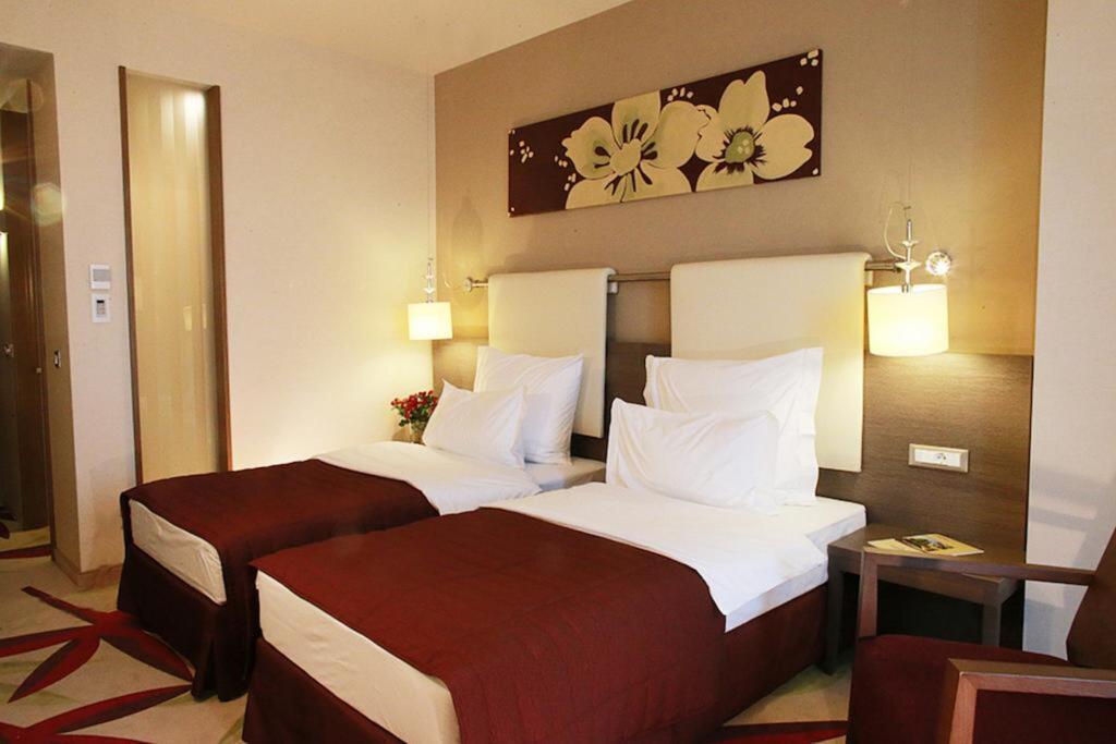 Golden Tulip Ana Dome - 647