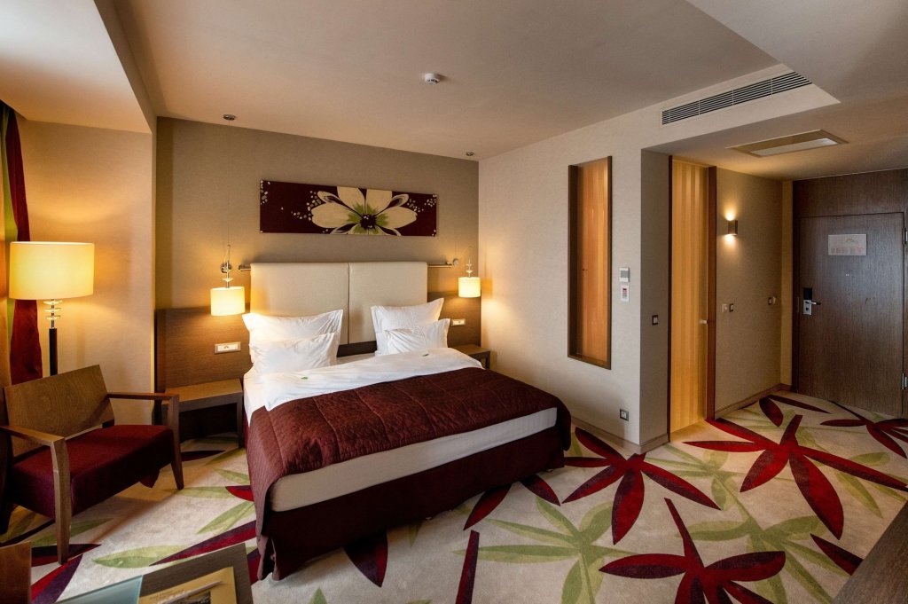 Golden Tulip Ana Dome - 535