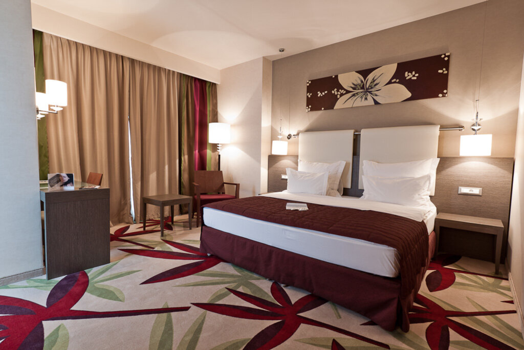 Golden Tulip Ana Dome - 273
