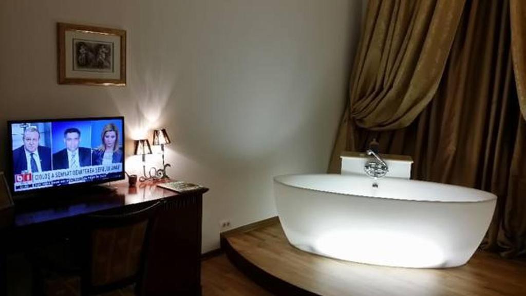 Grand Boutique Hotel - 21