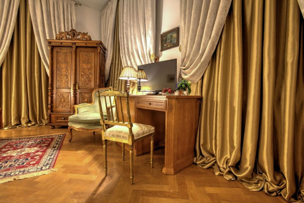 Grand Boutique Hotel - 752