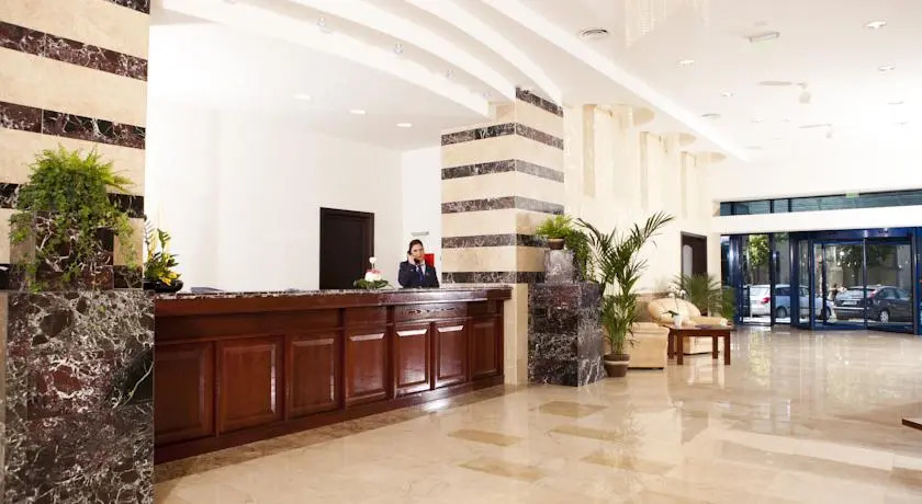 Grand Hotel - 353