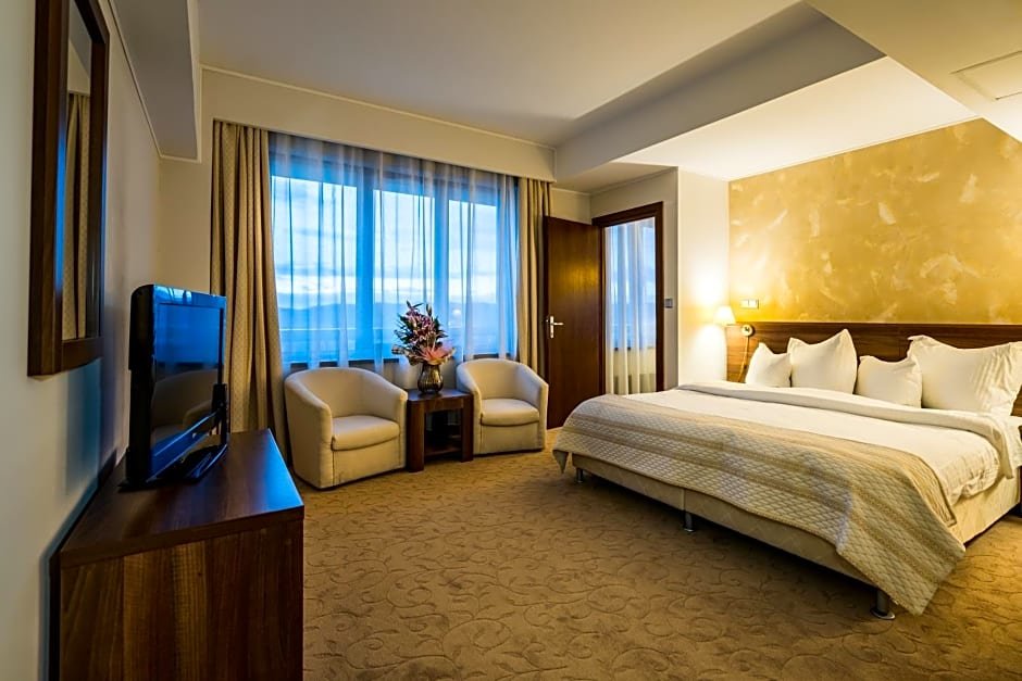 Grand Hotel - 680