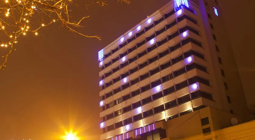 Grand Hotel - 382