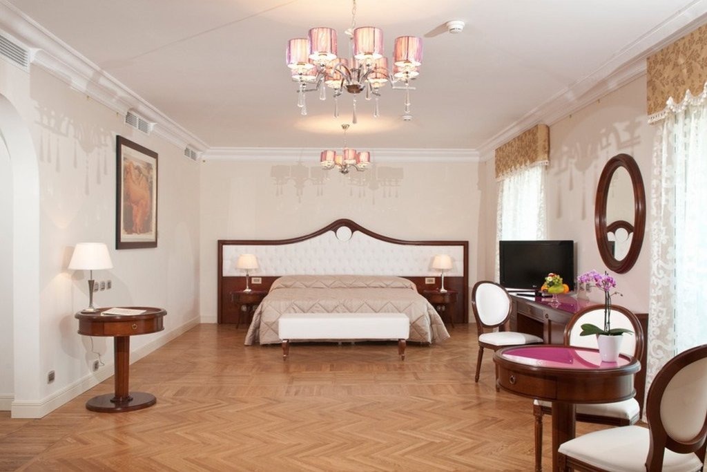 Grand Hotel Italia - 983