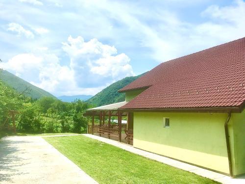 Green House - 887