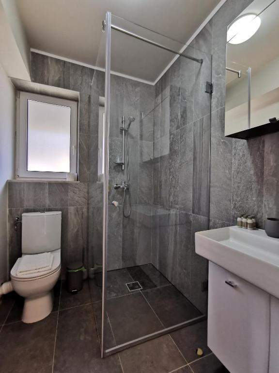 Grey Apartments - 815