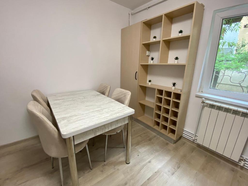Grove Apartment - 952