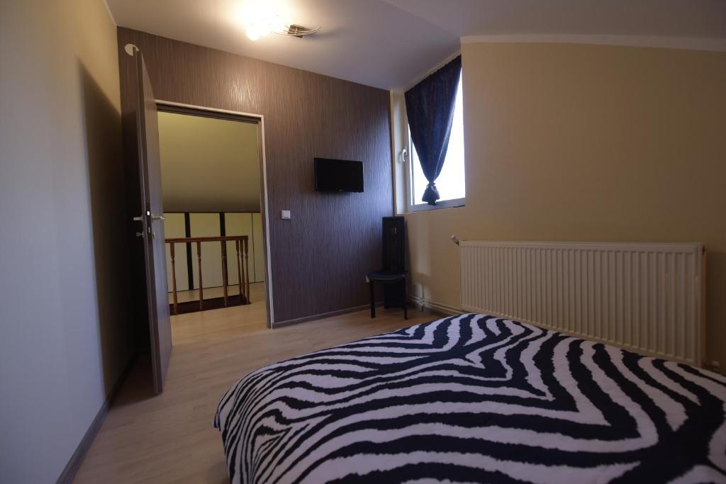 H & V Residence - Split Level Apartment - 675