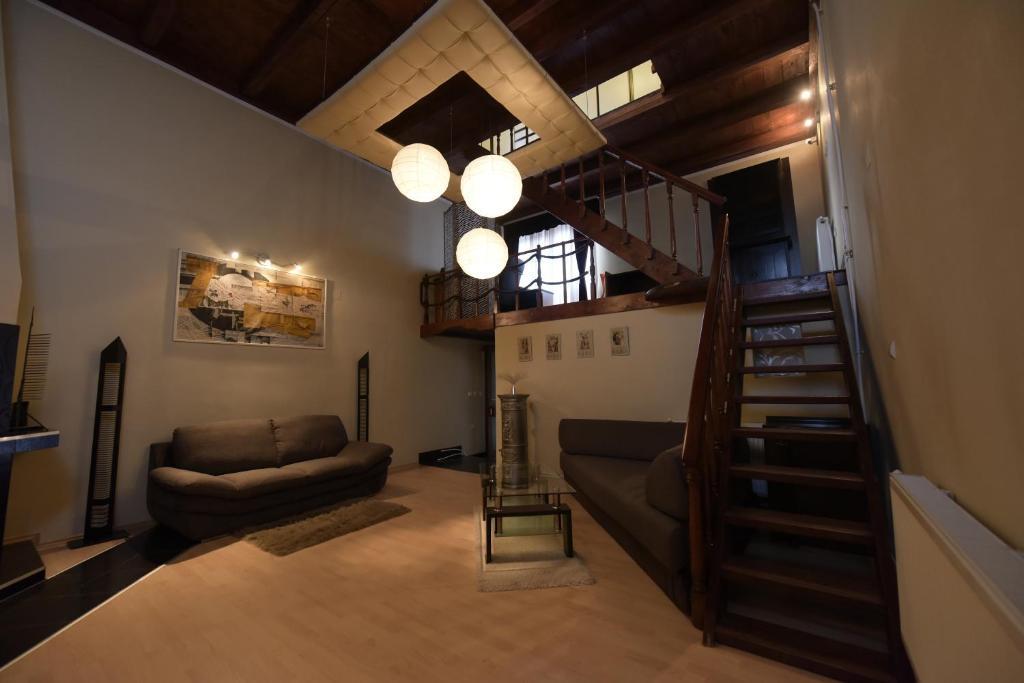 H & V Residence - Split Level Apartment - 644