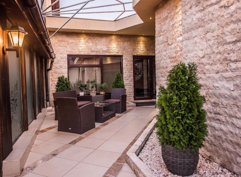 H & V Residence - Split Level Apartment - 227