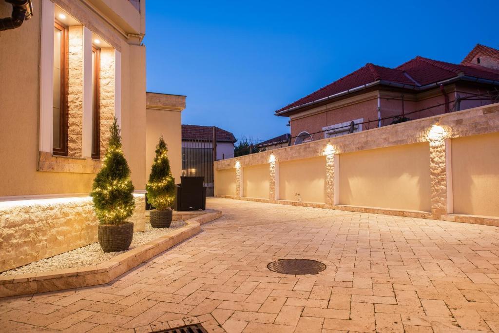 H & V Residence - Split Level Apartment - 472
