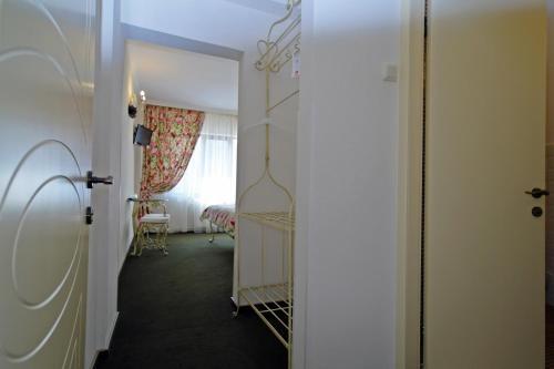 Han Poienita - 967