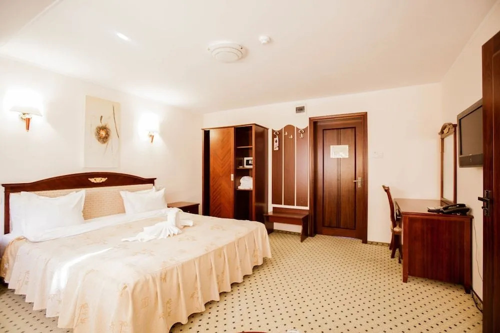 Q Resort and Spa Sacele - 999