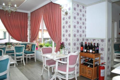 Hostel Harmonie - 300