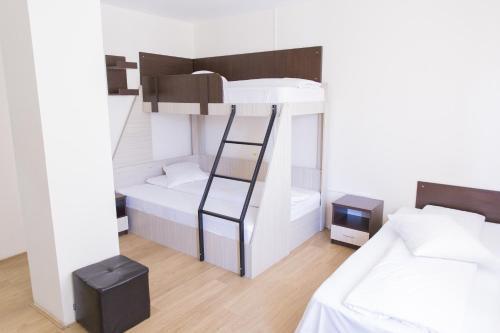 Hostel Holland Bacau - 672