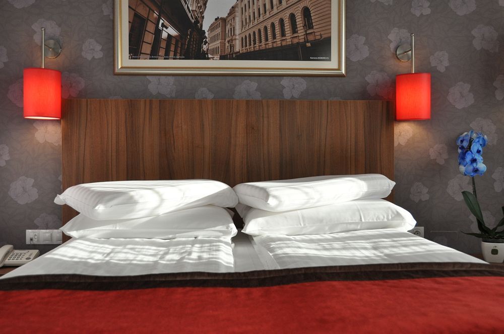Ambasador Bucharest - 144