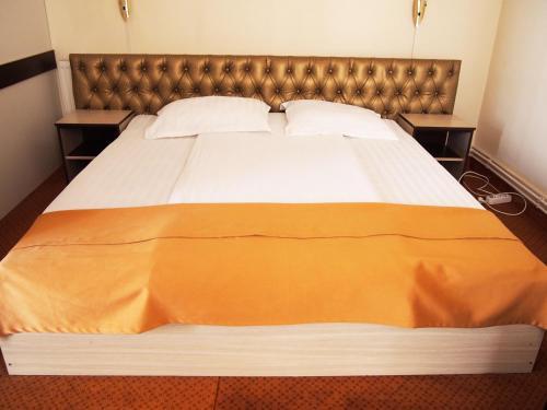 Asia Hotel - 915