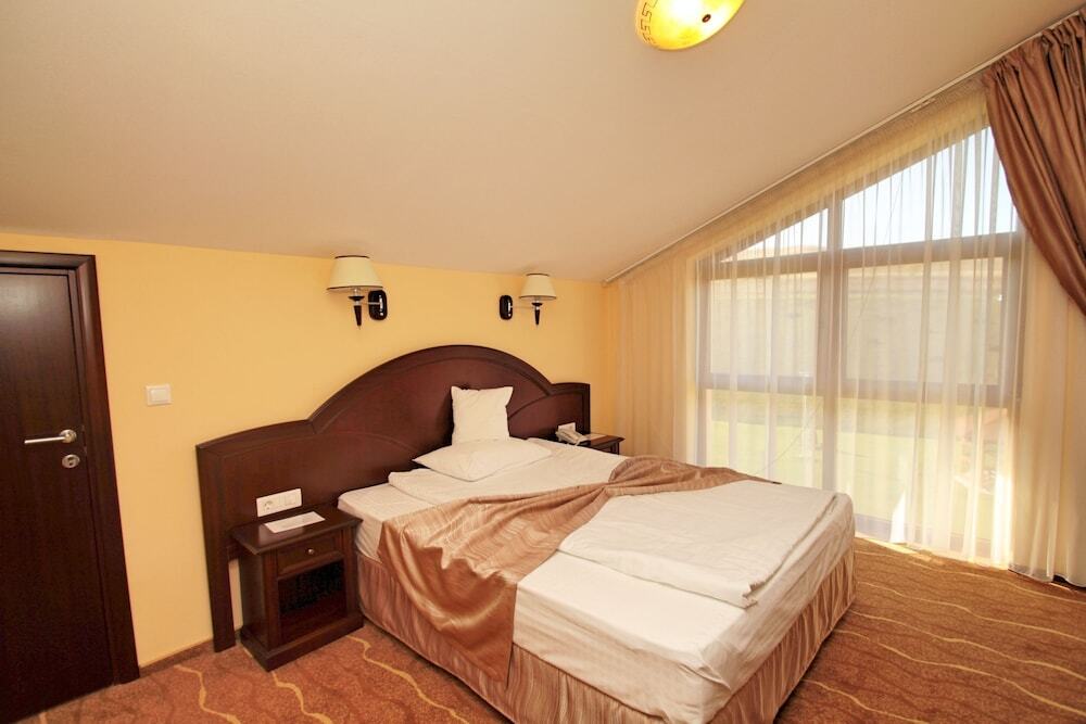 Hotel Astoria - 142