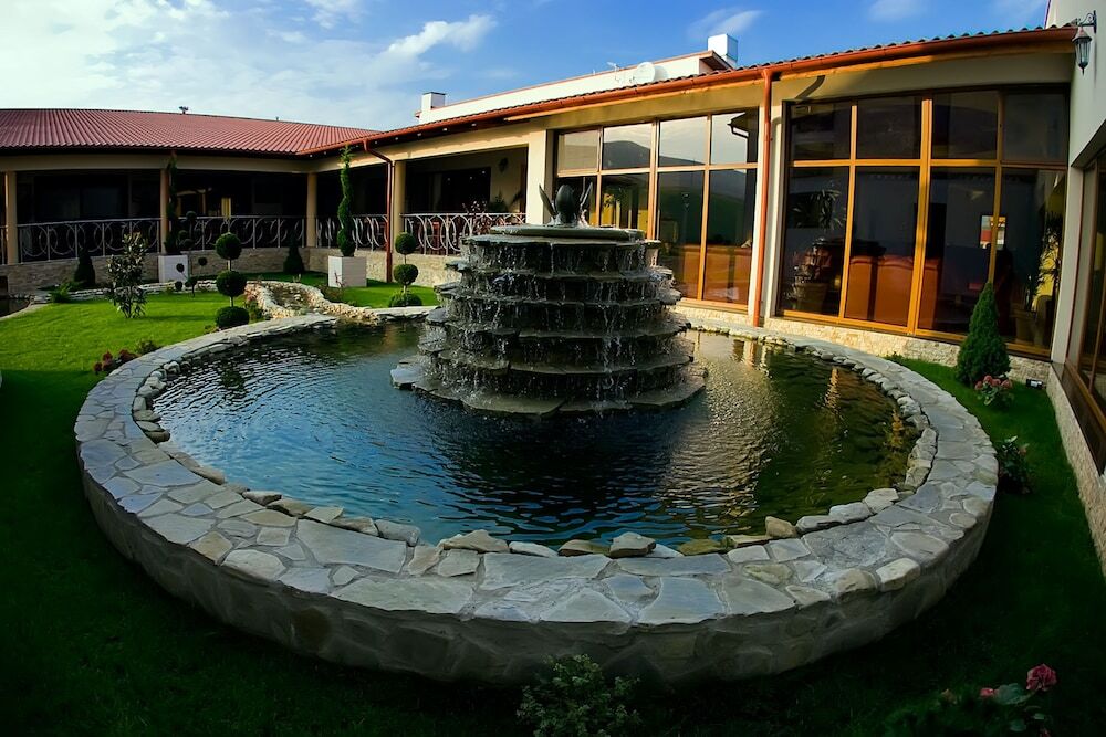 Hotel Astoria - 220