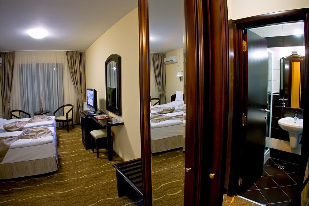 Hotel Astoria - 856