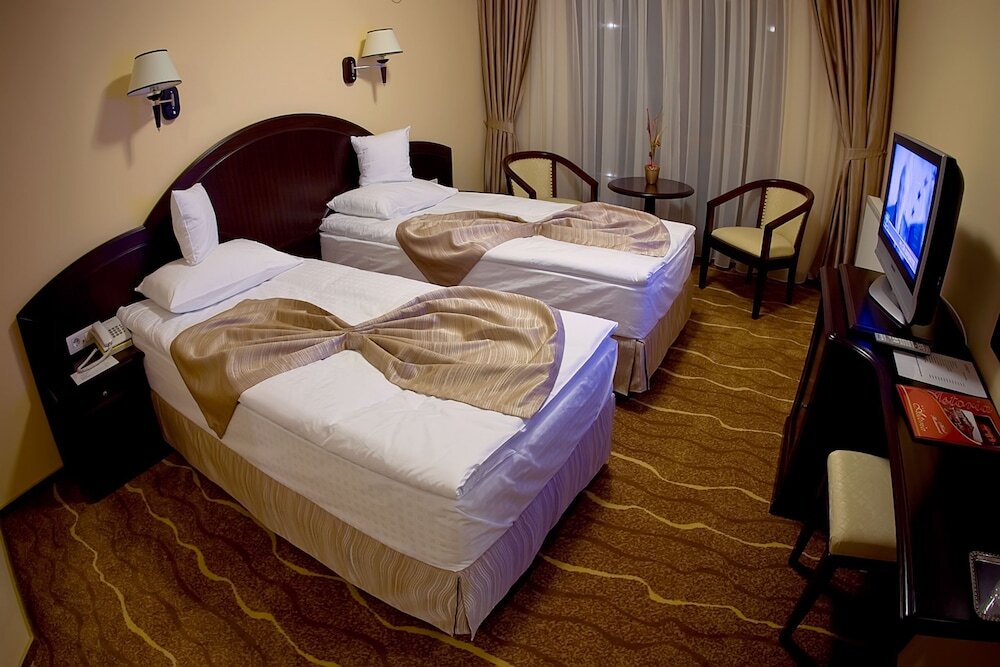Hotel Astoria - 920