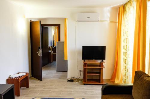 Hotel Astoria - 758