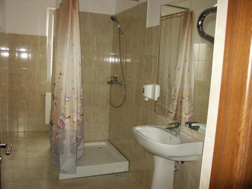 Hotel Astra - 454
