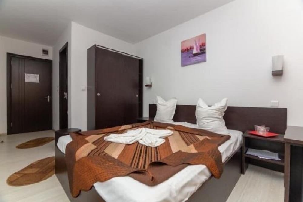 Hotel Azur - 902