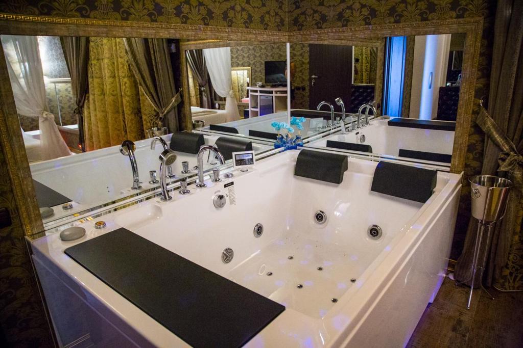 Hotel Boutique Mikaela (Adult Only) - 810