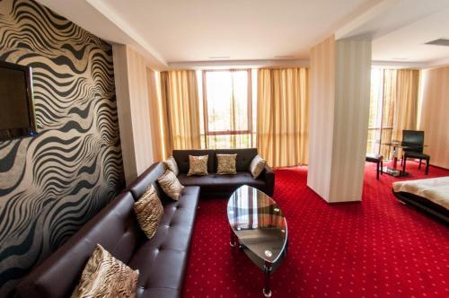 Hotel Boutique Shine - 998