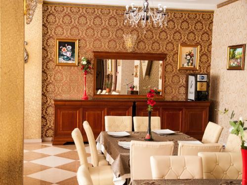 Hotel Boutique Shine - 374