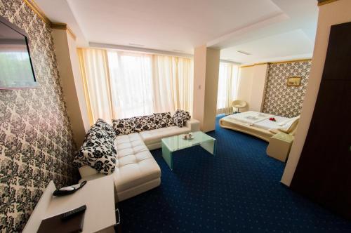 Hotel Boutique Shine - 834