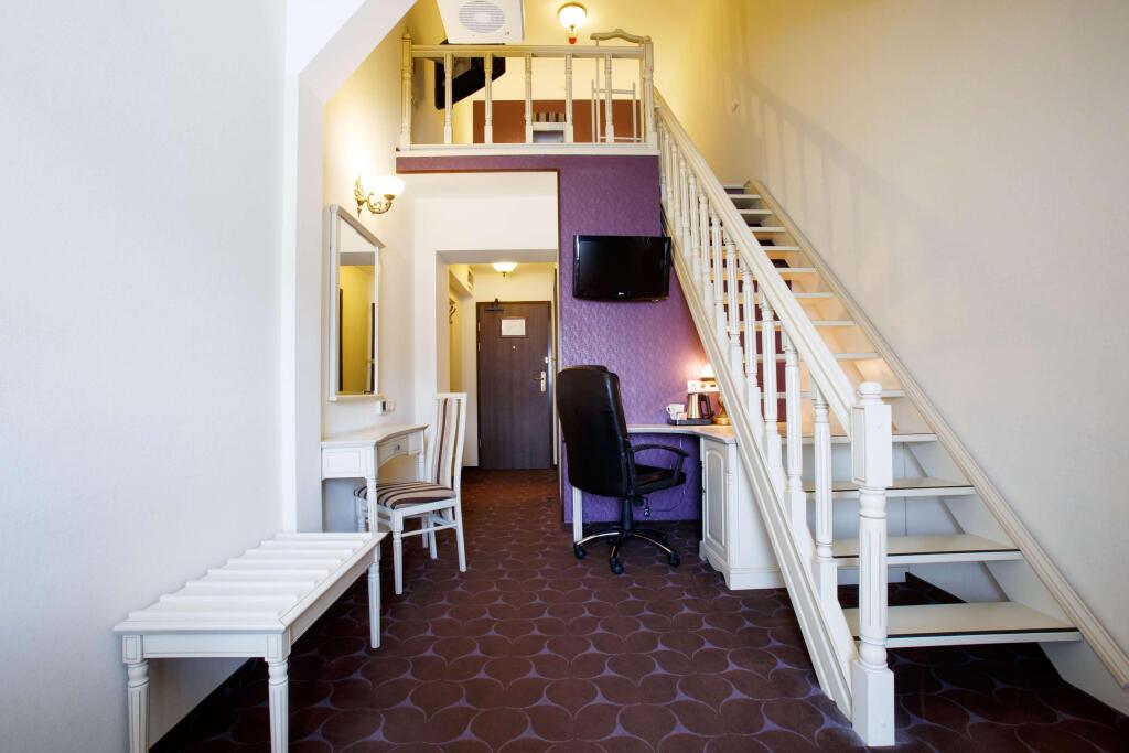 DoubleTree by Hilton Hotel Sighisoara - Cavaler - 174