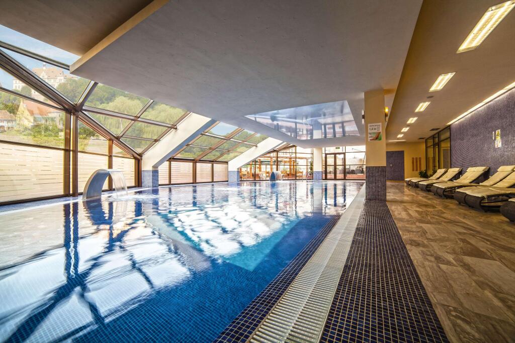 DoubleTree by Hilton Hotel Sighisoara - Cavaler - 922