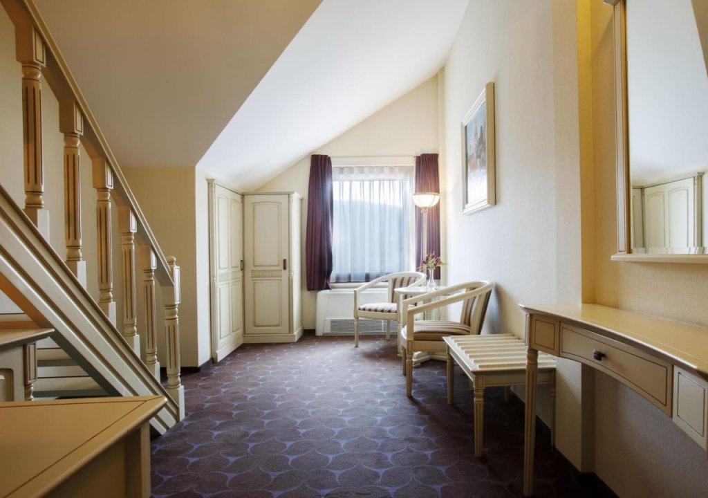 DoubleTree by Hilton Hotel Sighisoara - Cavaler - 996
